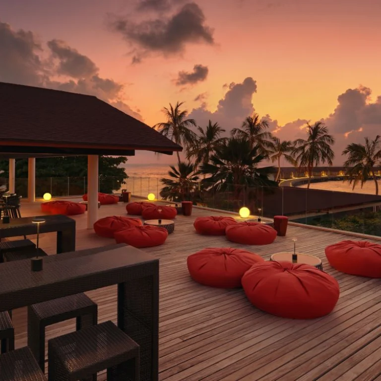The-Westin-Maldives-Miriandhoo-Resort-Restaurant-1