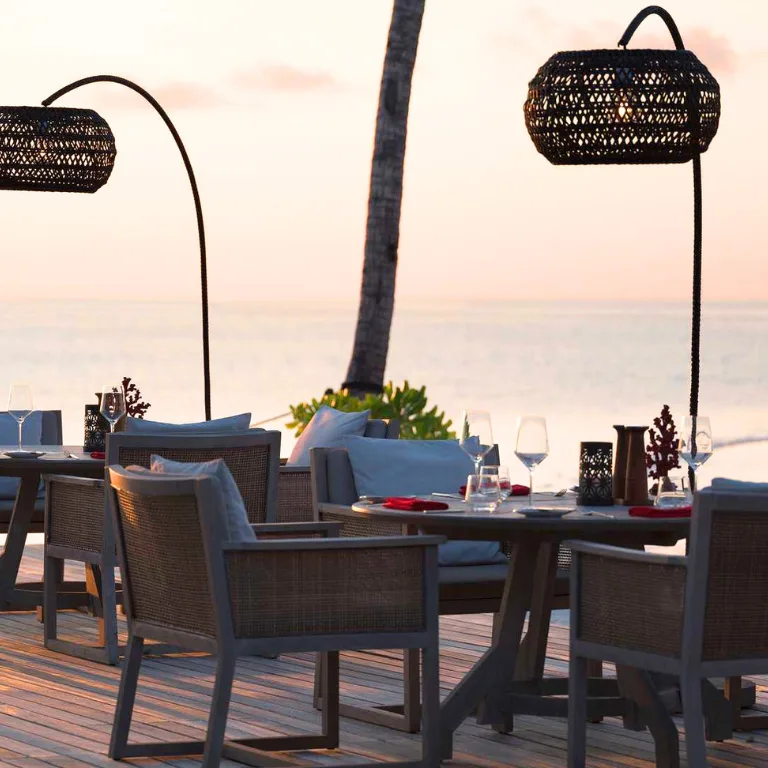 Vakkaru-Maldives-restaurant-3
