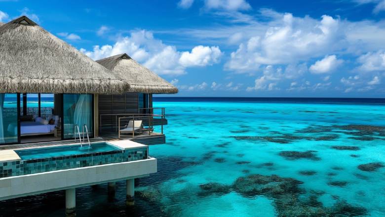 Cheap Overwater Villas in Maldives_ How to Stay for Less-min